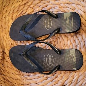 Havaianas camo flips